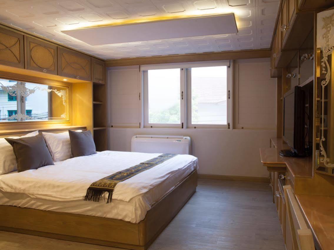 Golden Mountain Hostel Bangkok Eksteriør bilde