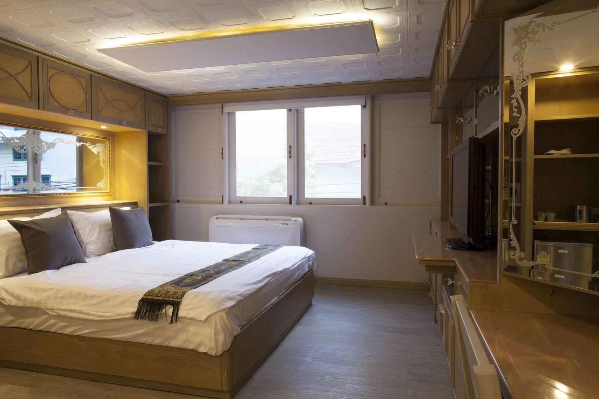 Golden Mountain Hostel Bangkok Eksteriør bilde